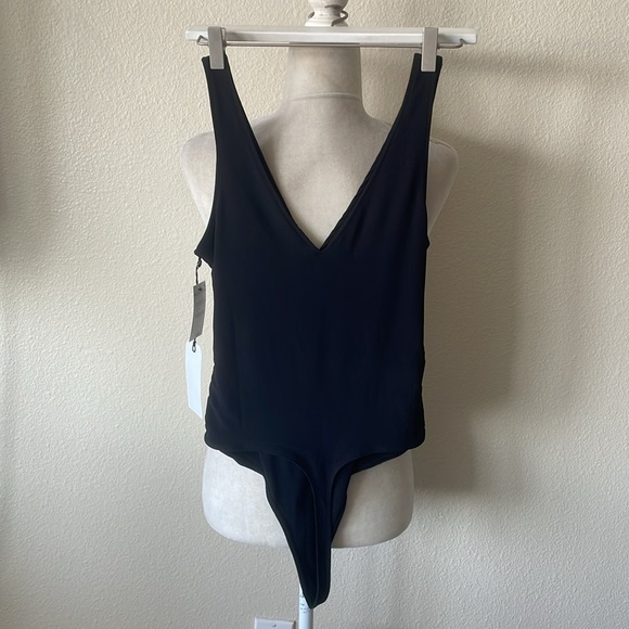 LEITH Ruched V-neck‎ Sleeveless Thong Bodysuit In Black M - Picture 6 of 8